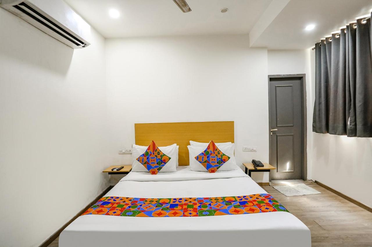 Fabhotel Vat - Meera Bagh Delhi  Exterior foto